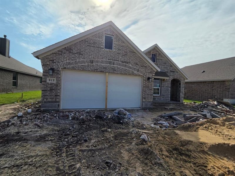 815 Silverleaf Drive, Ennis TX 75119