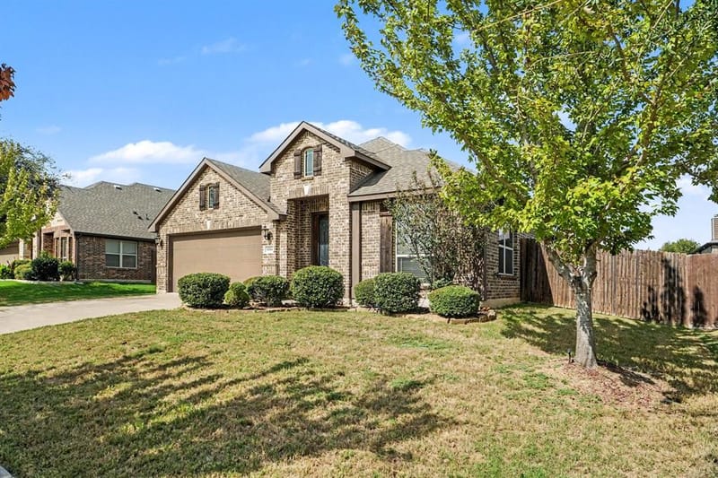 1004 Star Grass Drive, Mansfield TX 76063 - Photo 3