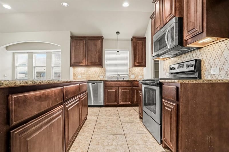 1004 Star Grass Drive, Mansfield TX 76063 - Photo 11