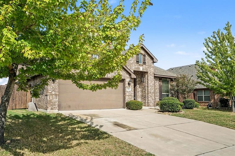 1004 Star Grass Drive, Mansfield TX 76063 - Photo 4