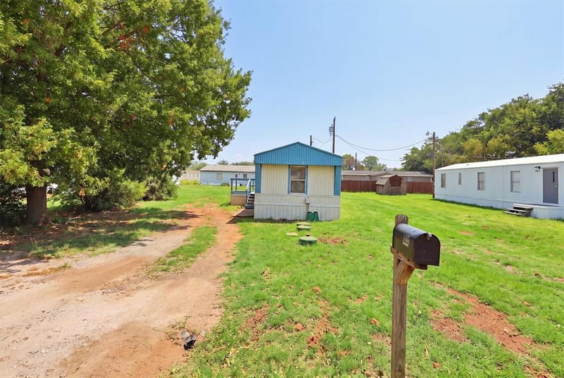904- B Flamingo Road, Granbury TX 76049 - Photo 2