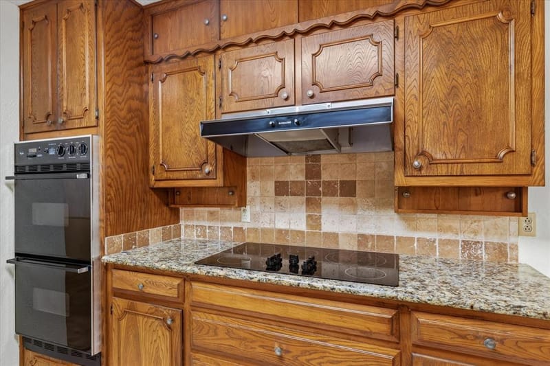 1818 Lakemont Court, Arlington TX 76013 - Photo 14