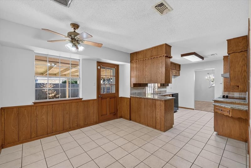 1818 Lakemont Court, Arlington TX 76013 - Photo 31