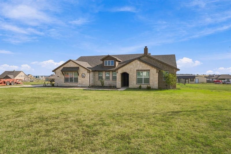 123 Croft Court, Decatur TX 76234 - Photo 2