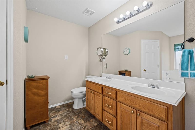 575 Tanglewood Drive, Burleson TX 76028 - Photo 17