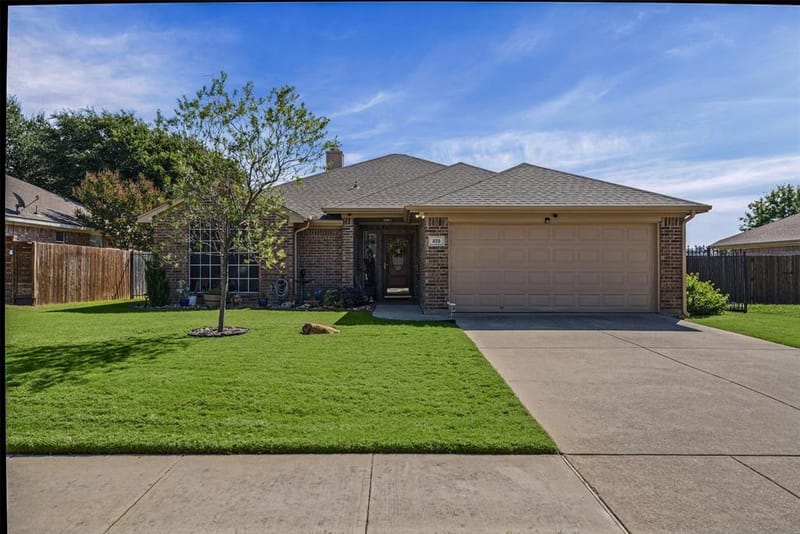 575 Tanglewood Drive, Burleson TX 76028 - Photo 3