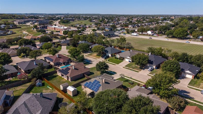 575 Tanglewood Drive, Burleson TX 76028 - Photo 37