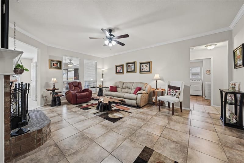 575 Tanglewood Drive, Burleson TX 76028 - Photo 8
