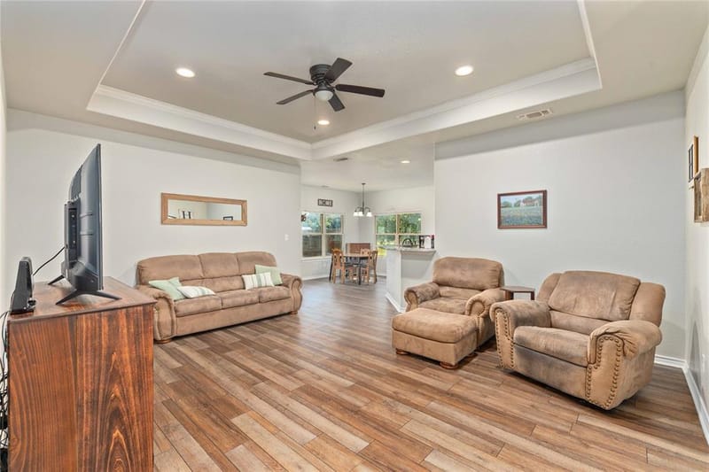 5407 Arrowhead Drive, Granbury TX 76048 - Photo 2