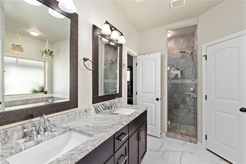 5407 Arrowhead Drive, Granbury TX 76048 - Photo 13