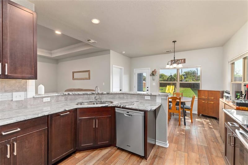 5407 Arrowhead Drive, Granbury TX 76048 - Photo 9