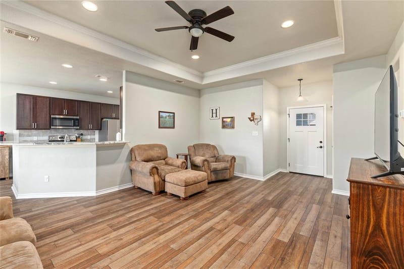 5407 Arrowhead Drive, Granbury TX 76048 - Photo 4