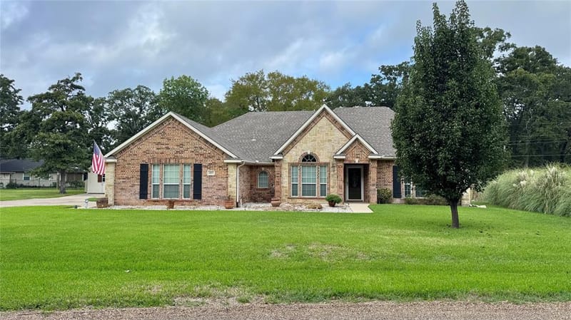 115 Meadowood Road, Enchanted Oaks TX 75156 - Photo 2