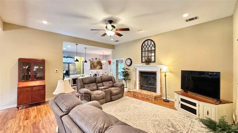 115 Meadowood Road, Enchanted Oaks TX 75156 - Photo 8