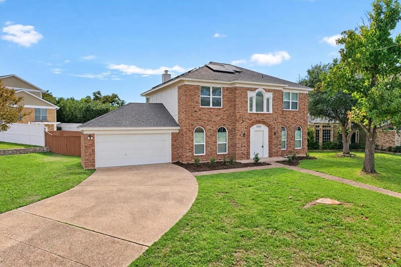 4309 Downsview Court, Arlington TX 76016 - Photo 3