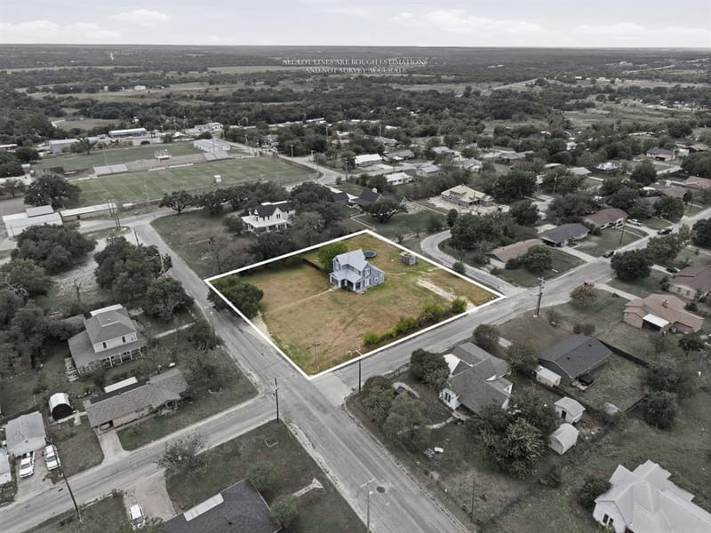 106 W North Street, Hico TX 76457 - Photo 2