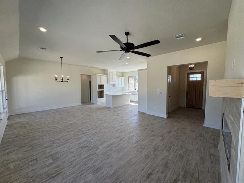 1094 Colt Road, Springtown TX 76082 - Photo 7