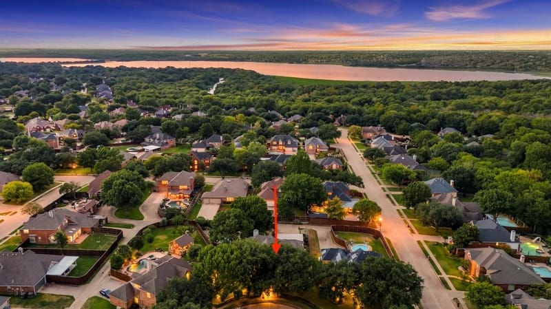 1906 Chapel Cove, Rowlett TX 75088 - Photo 2