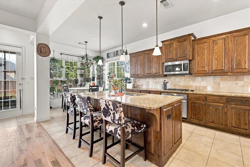 1205 Jasmine Street, Lantana TX 76226 - Photo 3