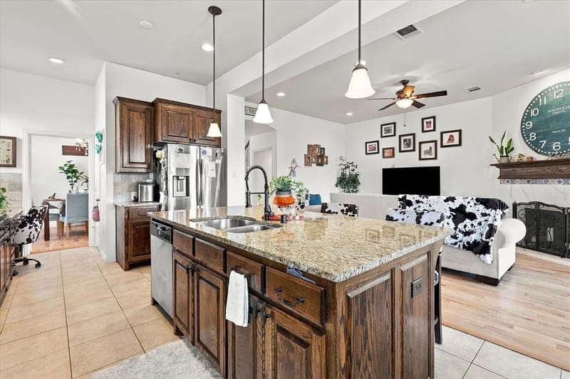 1205 Jasmine Street, Lantana TX 76226 - Photo 4