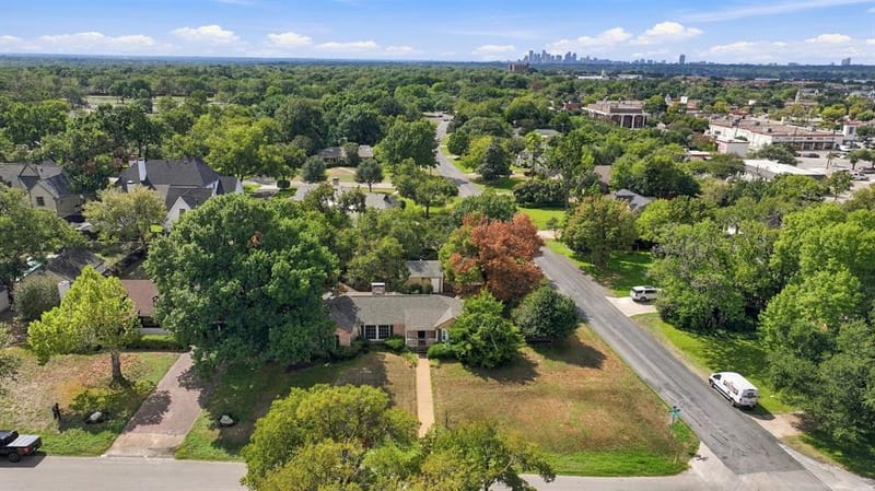 1403 Tranquilla Drive, Dallas TX 75218 - Photo 13