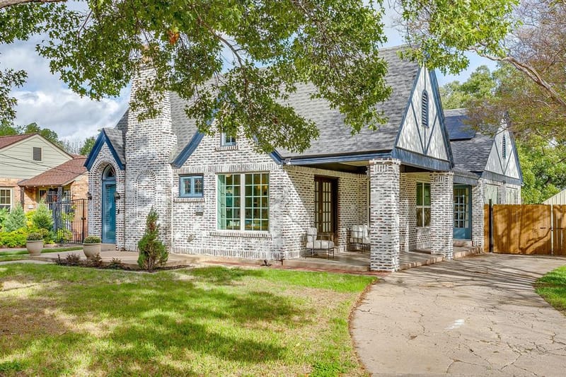 2711 Scott Avenue, Fort Worth TX 76103 - Photo 2