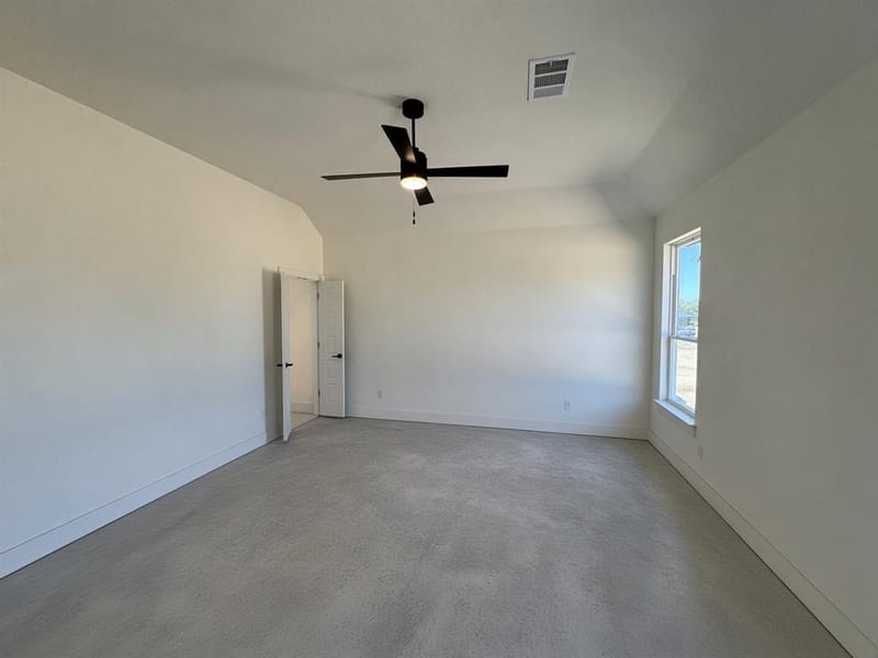 1098 Colt Road, Springtown TX 76082 - Photo 7