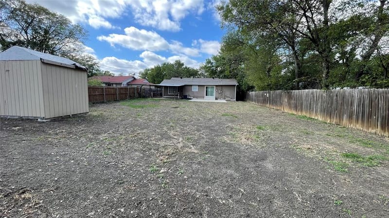 722 Circle Drive, Arlington TX 76010 - Photo 7