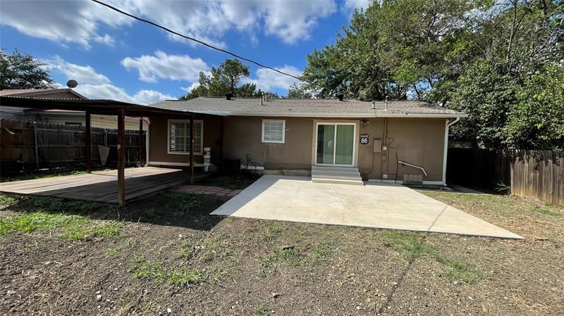 722 Circle Drive, Arlington TX 76010 - Photo 9