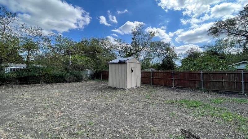 722 Circle Drive, Arlington TX 76010 - Photo 8