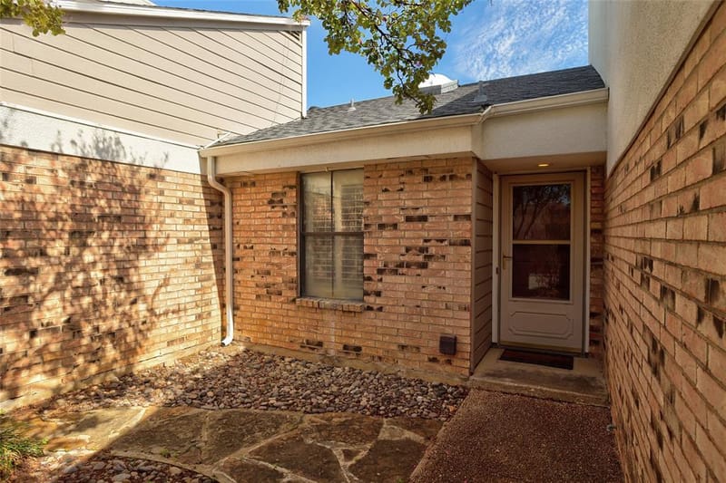 2109 Brook Mount Court, Carrollton TX 75006 - Photo 2