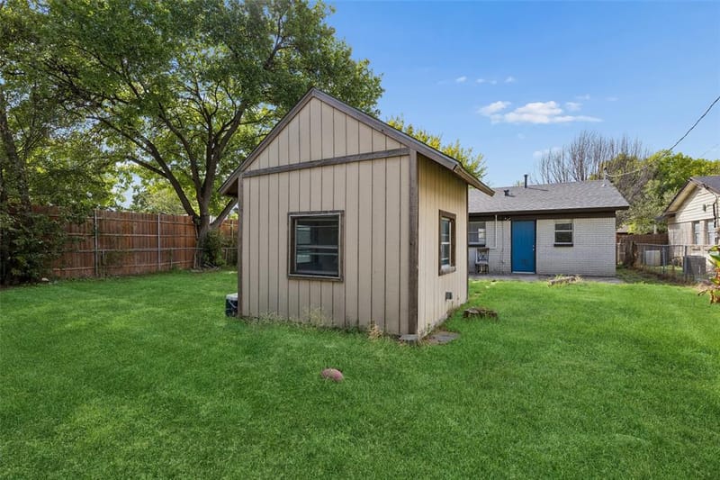 812 W Barron Avenue, Everman TX 76140 - Photo 29