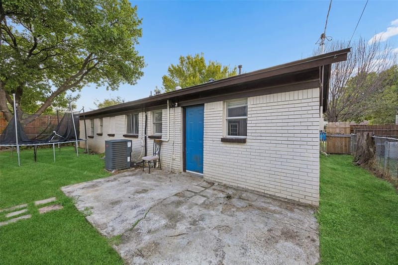 812 W Barron Avenue, Everman TX 76140 - Photo 25