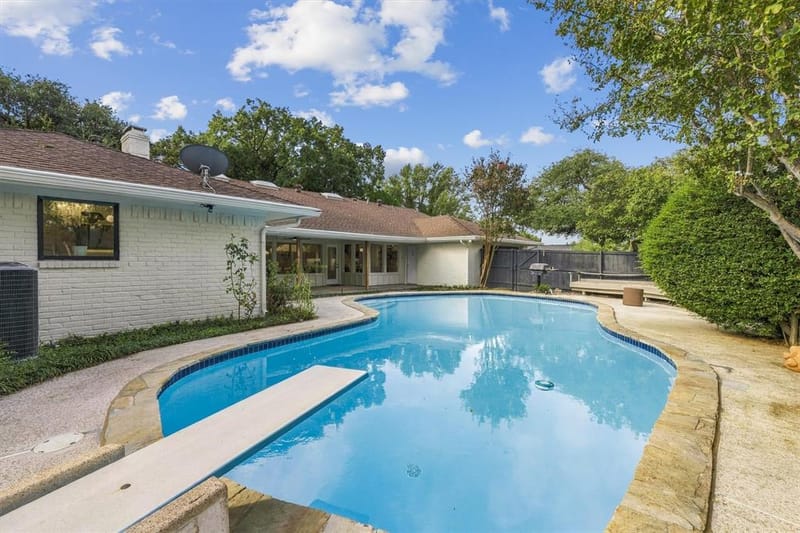 7031 Hunters Ridge Drive, Dallas TX 75248 - Photo 32