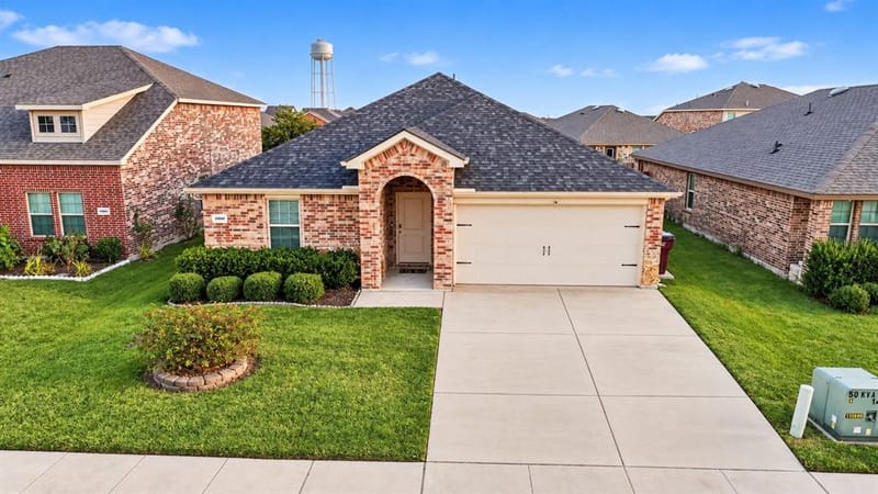 1901 Crimson Avenue, Farmersville TX 75442