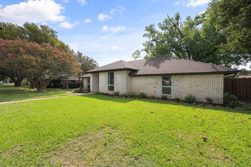 309 Quail Crest Drive, Bedford TX 76021 - Photo 2