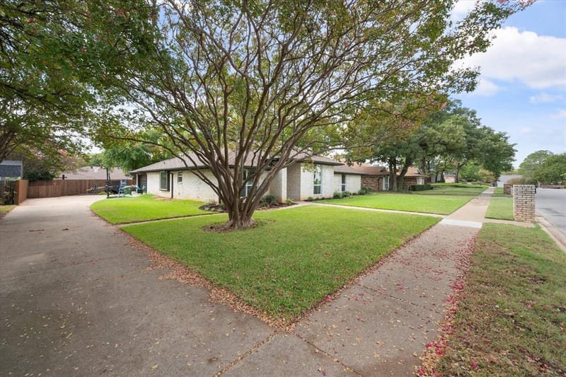 309 Quail Crest Drive, Bedford TX 76021 - Photo 3