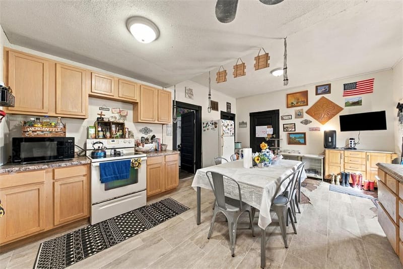 2183 Greig Drive, Robinson TX 76706 - Photo 11