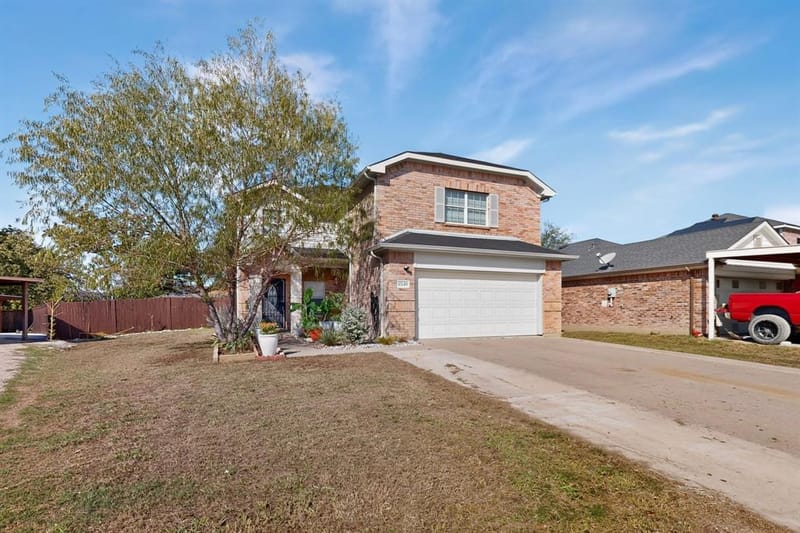 2549 Spring Creek Drive, Balch Springs TX 75180 - Photo 2