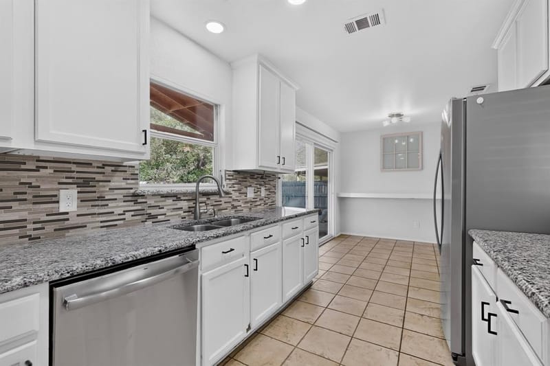 2549 Spring Creek Drive, Balch Springs TX 75180 - Photo 13