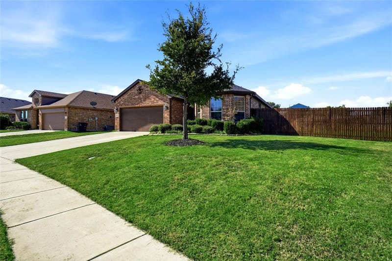 1833 Creekwood Drive, Cleburne TX 76033 - Photo 3