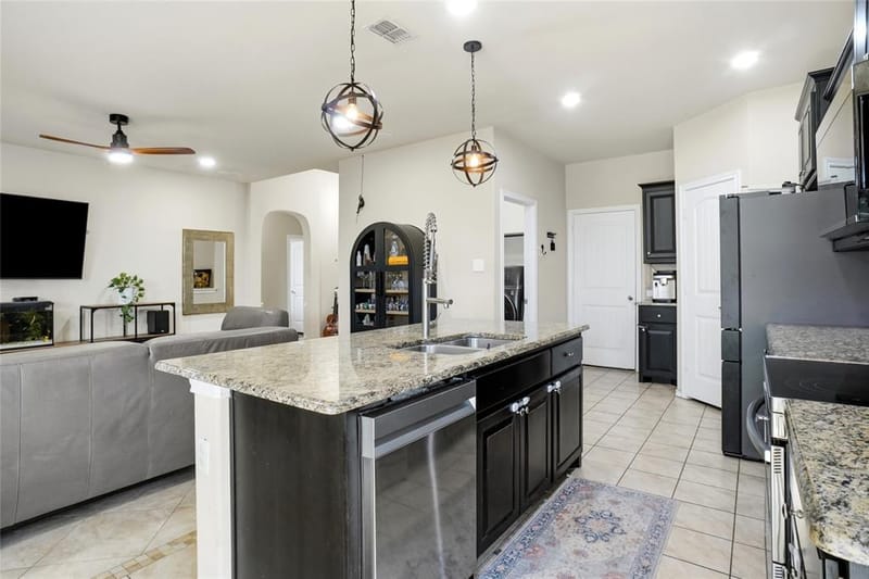1833 Creekwood Drive, Cleburne TX 76033 - Photo 10