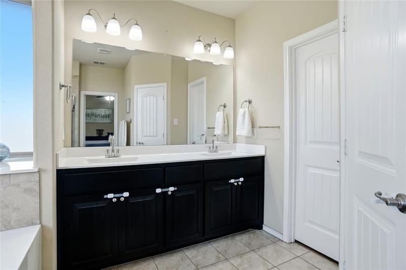 1833 Creekwood Drive, Cleburne TX 76033 - Photo 14