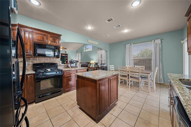 5712 Pawpaw Ridge Drive, Fort Worth TX 76179 - Photo 13
