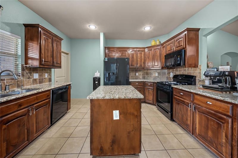 5712 Pawpaw Ridge Drive, Fort Worth TX 76179 - Photo 12