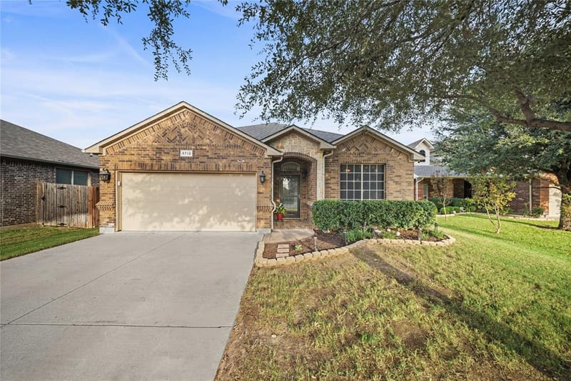 5712 Pawpaw Ridge Drive, Fort Worth TX 76179