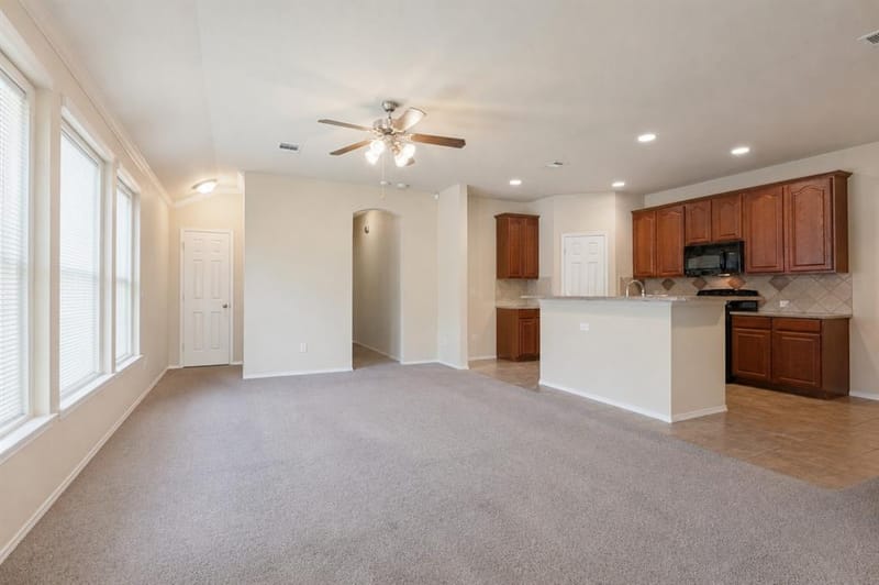 1433 Ravenwood Drive, Mansfield TX 76063 - Photo 3