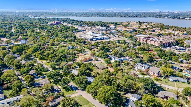 1031 Grandview Avenue, Dallas TX 75223 - Photo 27