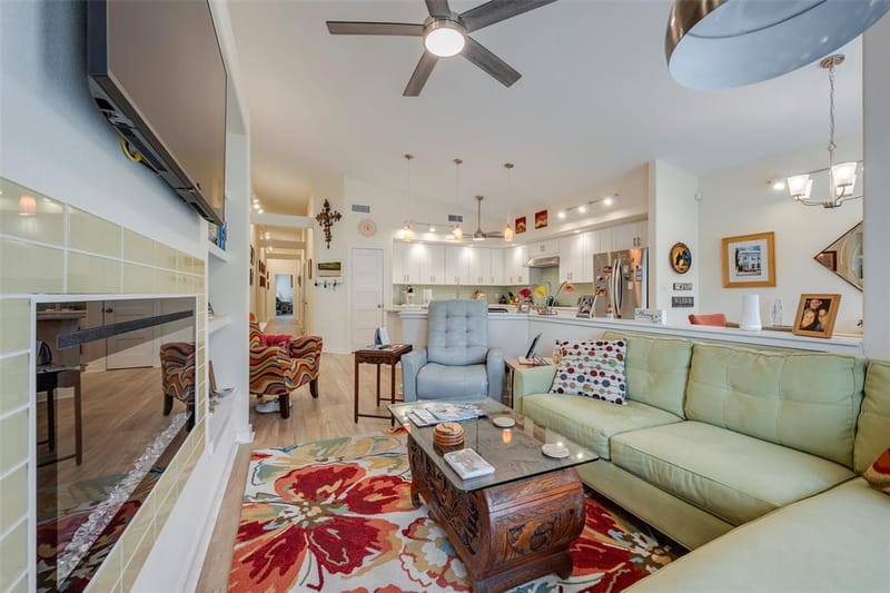 1031 Grandview Avenue, Dallas TX 75223 - Photo 3