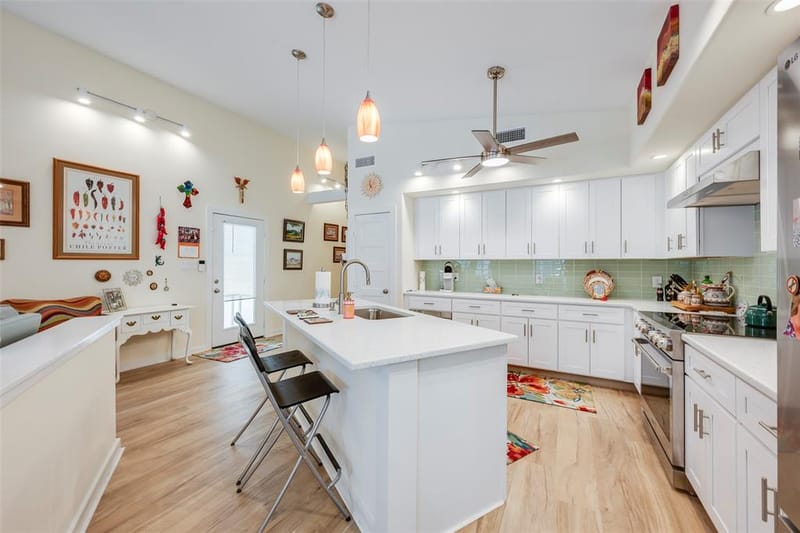 1031 Grandview Avenue, Dallas TX 75223 - Photo 9